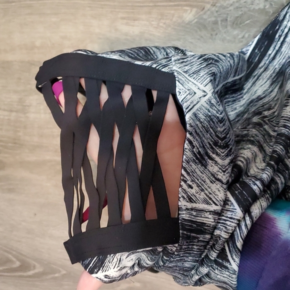 Lululemon Hot To Street Tank sz 4 - Picture 4 of 5